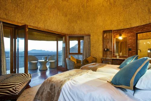 Desert Hills Lodge