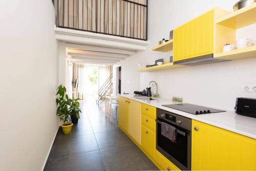  Sandy Feet - Beachfront Loft Studio in Gialova