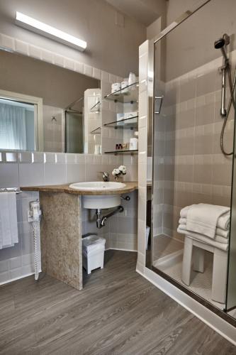 Family Junior Suite with Pool or Garden View