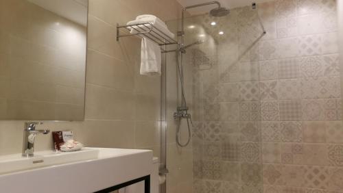 Hotel Cantón - image 13