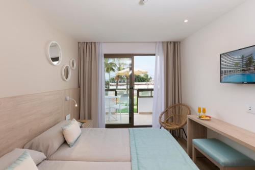 Hotel HSM Linda Playa - Tap to explore photos