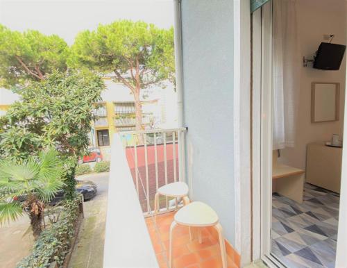 Double Room image 7