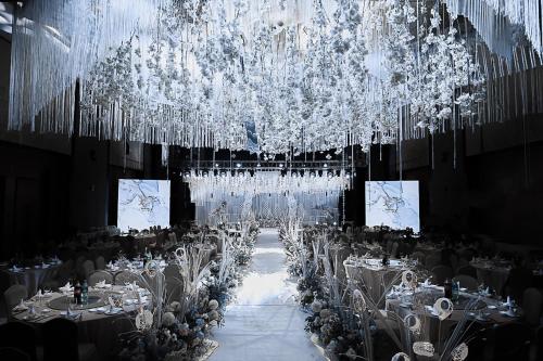 Holiday Inn Nanjing Xuanwu Lake by IHG Holiday Inn Nanjing Xuanwu Lake by IHG