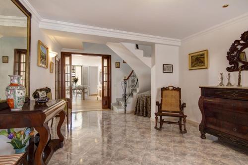 Five-Bedroom House image 10