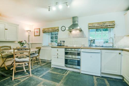 virtuve, Clydey Cottages Pembrokeshire in Bwlch-y-groes