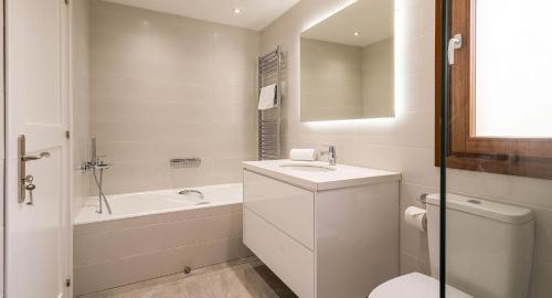 4 bedroom Villa Helidoni with private infinity pool, Aphrodite Hills Resort 4 bedroom Villa Helidoni with private infinity pool, Aphrodite Hills Resort