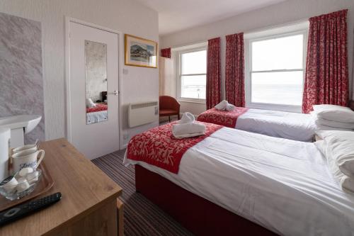Somerset Hotel - image 3