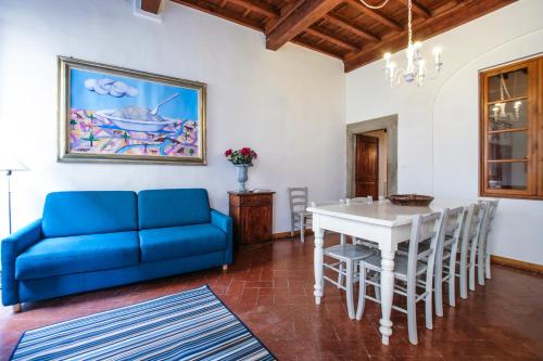 Space comfort and beauty near Ponte Vecchio - image 13