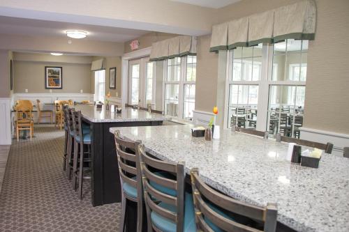 餐廳, 阿卡迪亞旅館 (Acadia Inn) in 巴爾港