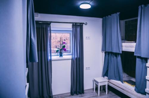 Posto Letto in Dormitorio Misto con 6 Letti