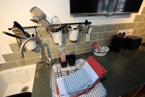 Studio room in Lynton Lodge Studios