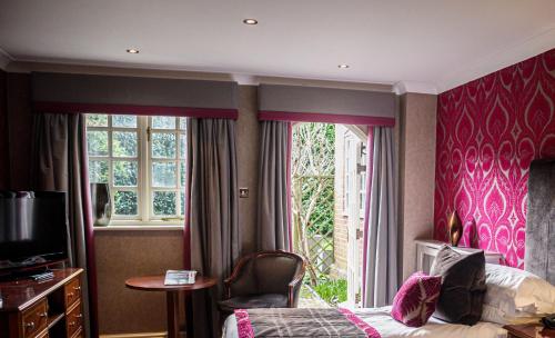 Langshott Manor - Luxury Hotel Gatwick