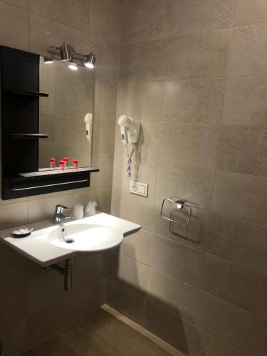 Apartamentos Pinar Málaga Centro - Carretería - image 4