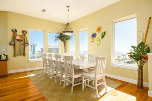 The Boardwalk at the Beach - Grand Oceanfront Beauty! - image 8
