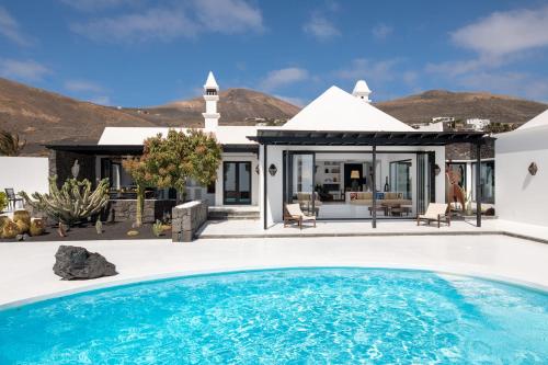Villa with Sea View