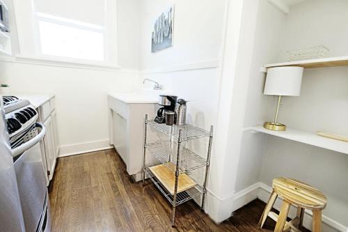The 1920s Mainstay Studio Flat on Lower Greenville in Dallas, USA