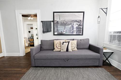 Urban Convenience Studio Flat in Dallas, USA