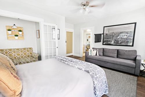 Global Cup Urban Convenience Studio Flat in Lower Greenville
