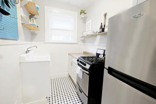 Global Cup Urban Convenience Studio Flat in Lower Greenville