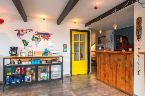 Vestibule, Bonita Lake House - Hostel & Bungalows in San Carlos de Bariloche