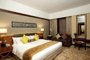 Dusit Thani Dubai, Dubai (photo 8)