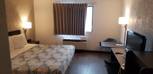 Motel 6-Elk Grove Village, IL - O'Hare