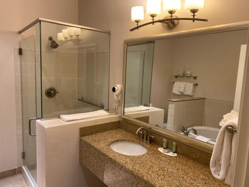 A Riverside Inn Travelodge by Wyndham - image 7