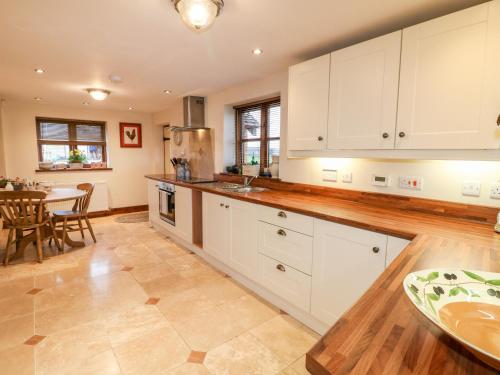End Cottage - main image
