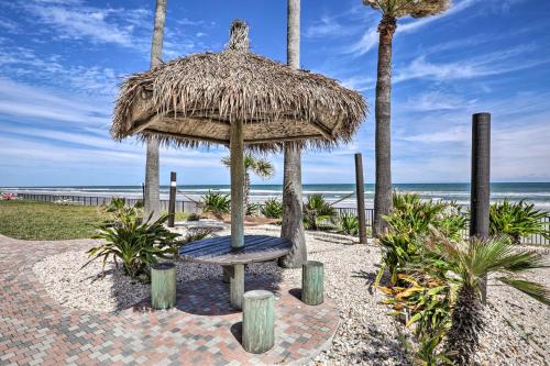 Cozy Daytona Beachfront Condo with Resort Amenities! - image 11