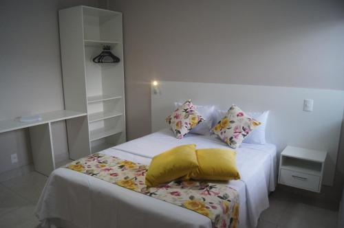 1 double bed, 1 twin bed