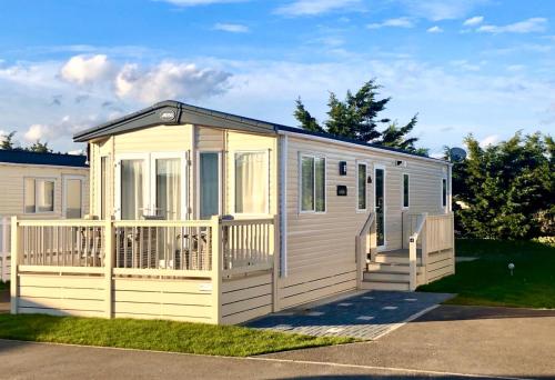 6 Berth Caravan To Rent Felixstowe