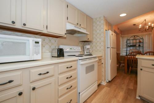 6 Beach Arbor - image 5
