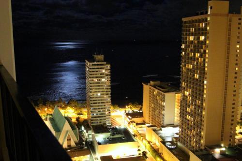 Waikiki Banyan by Darmic - image 4