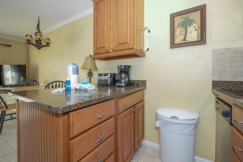318 Breakers - image 6