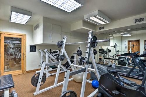 Cozy Ski Condo Near Breckenridge Golf Club! - image 2