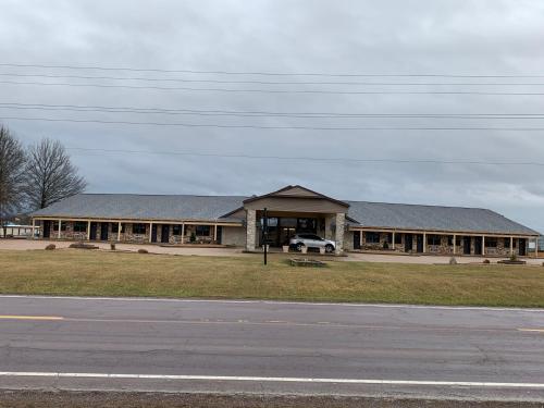 Owensville Motor Inn - image 3