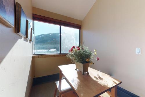 Studio at Village Square - image 5