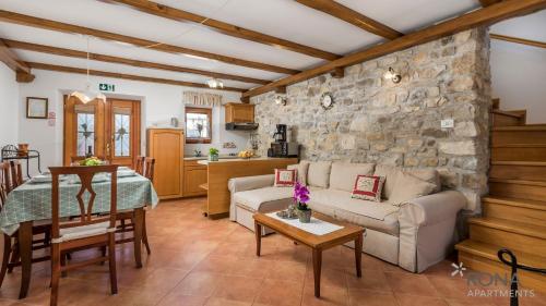  Rona stone house apartments Janja in Boljun