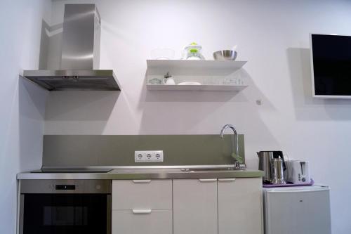 Moncloa room apartments - image 10