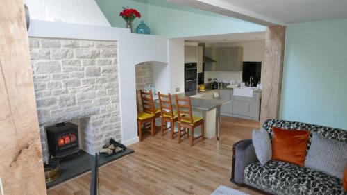 Picture of Kitchener Cottage Swanage Very Close To Beach