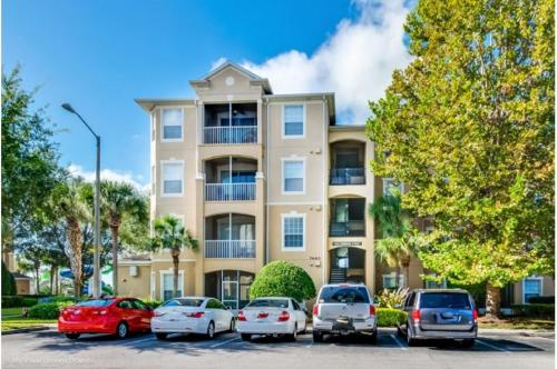 Three-Bedroom Townhome Davenport in Davenport