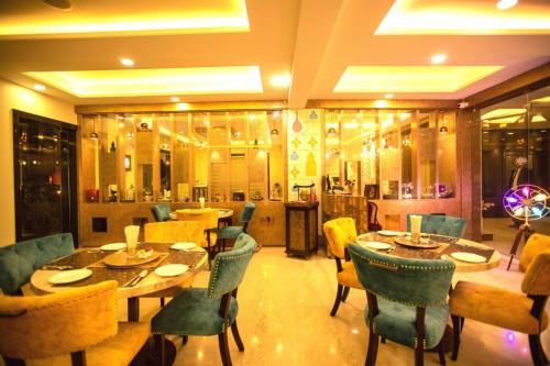 Photo - Milestone 251