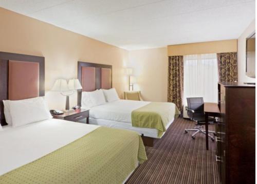 Holiday Inn Express Hotel & Suites Charleston-Southridge, an IHG Hotel