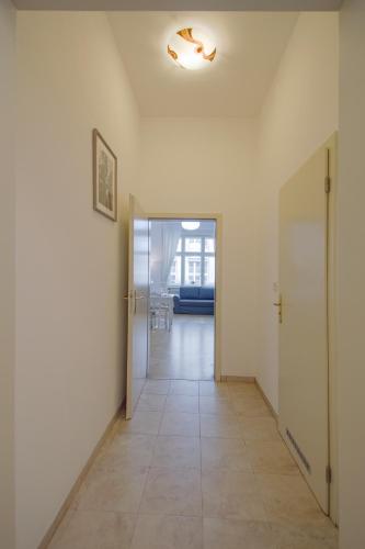 One-Bedroom Apartment image 8