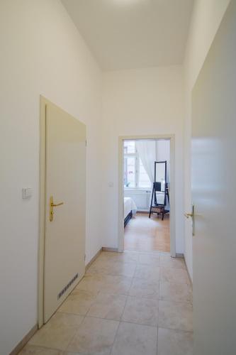 One-Bedroom Apartment image 7