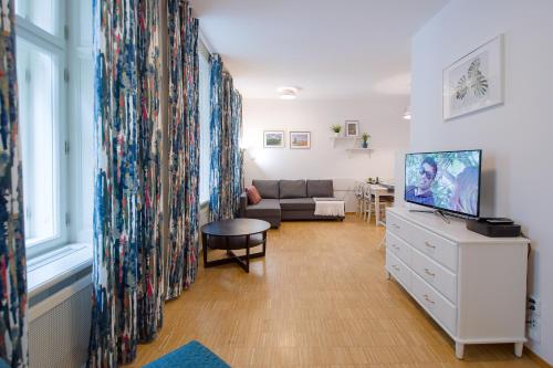 Modern Apartment Charvátova - image 8
