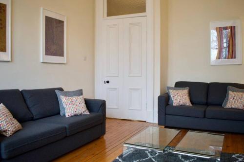 Quiet 2 Bedroom Apartment Close To The City Centre, Murrayfield, Edinburgh and the Lothians
