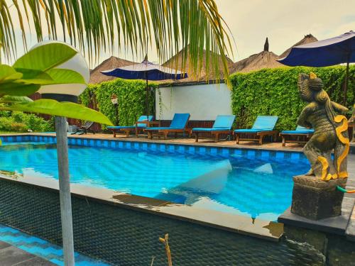Swimming pool, Lembongan Tropical Guesthouse in Nusa Lembongan