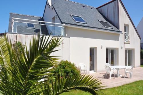 Belle villa 3 étoiles avec terrasse ensoleillée et protégée à TREGASTEL - Ref 63 - Location, gîte - Trégastel