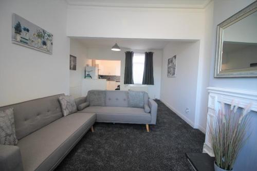 Luxury Tangerine - 100m to Blackpool FC - Newly Refurbished - Great Location gîte à louer Blackpool South Railway Station